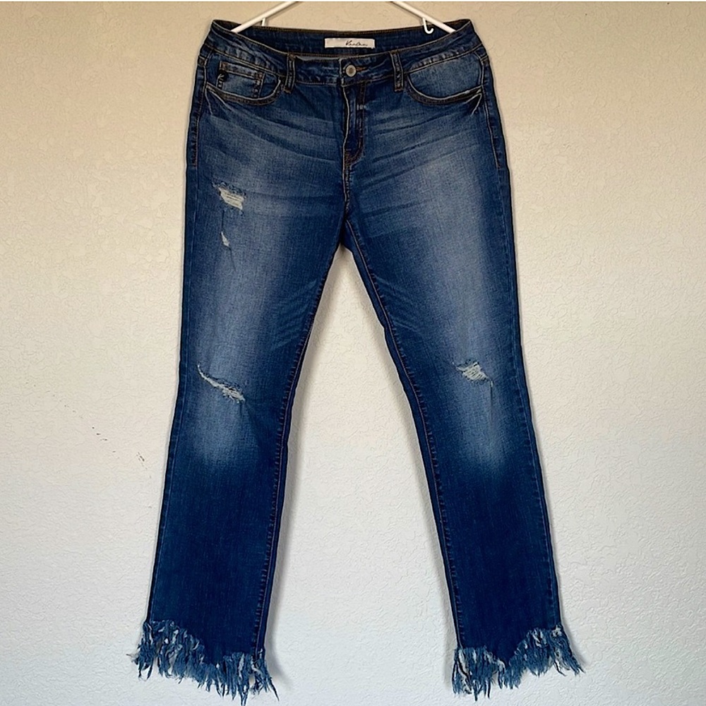 Kancan Fringe-Bottom Distressed Jeans in great condition